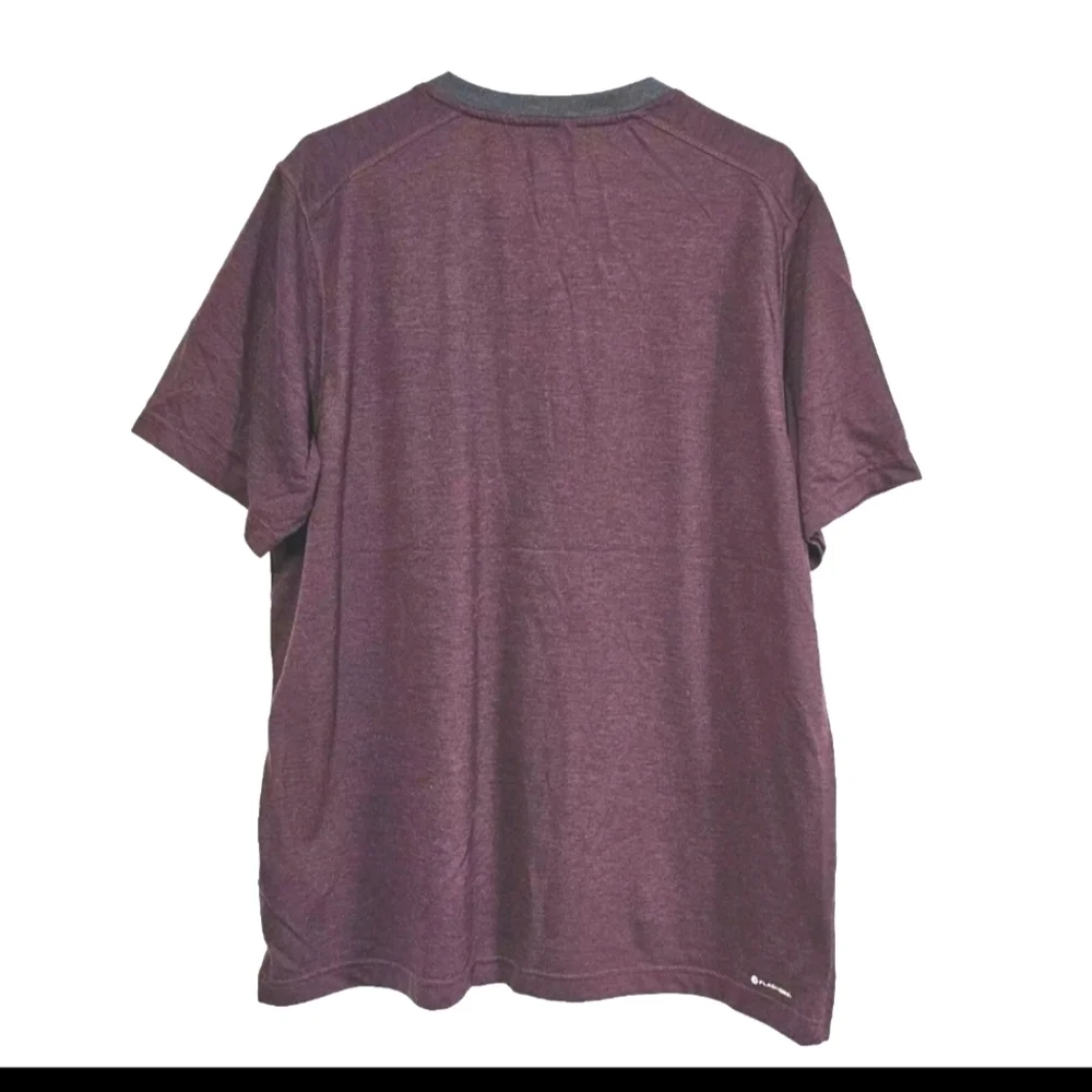 The North Face Men's XL Flashdry Burgundy Casual Shortsleeve T-shirt